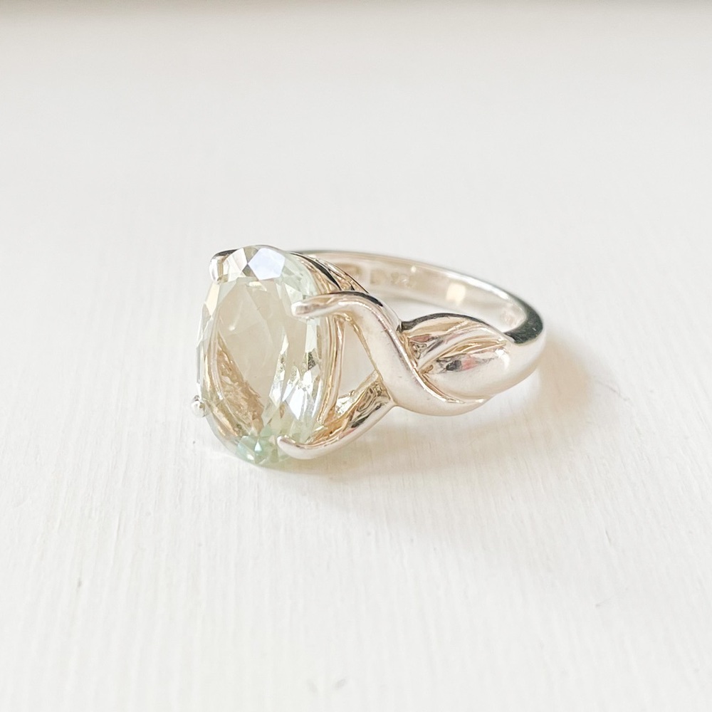 925 Ring with Light Green Clear Stone Sz 7